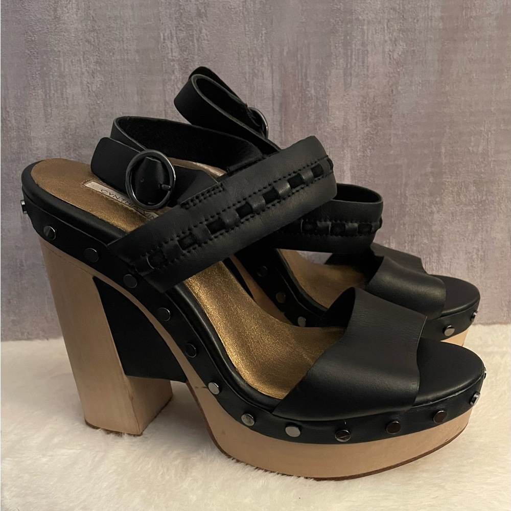 Cynthia Vincent Black Platform Sandals 8.5